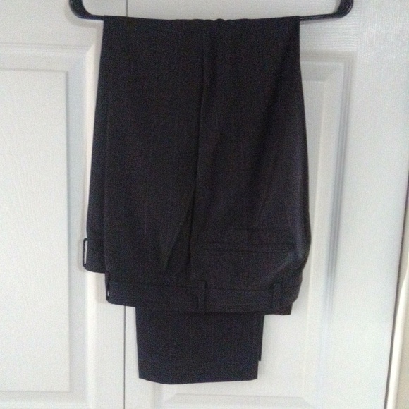 38s Slim Fit Jos.A.Banks 2 piece suit - Picture 5 of 5